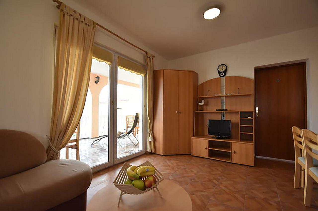 Dolmar Apartment *